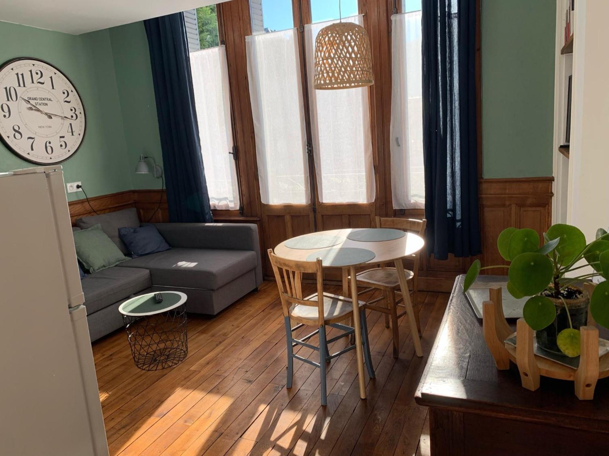 A Deux Pas De La Gare, La Maison Rouge Albertville Buitenkant foto