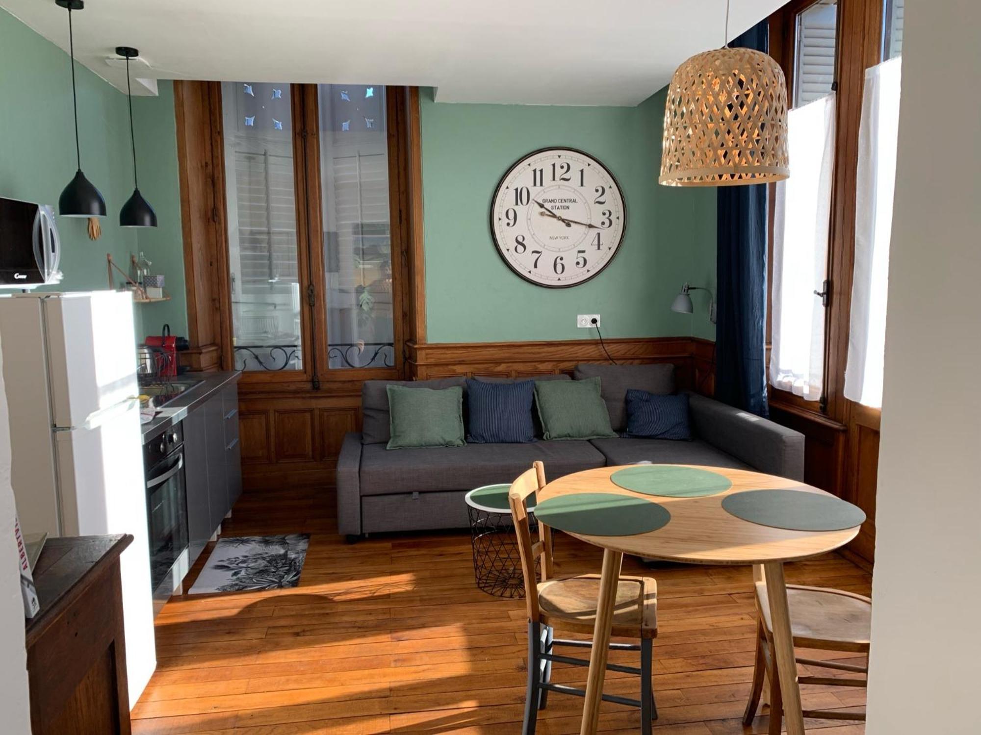 A Deux Pas De La Gare, La Maison Rouge Albertville Buitenkant foto